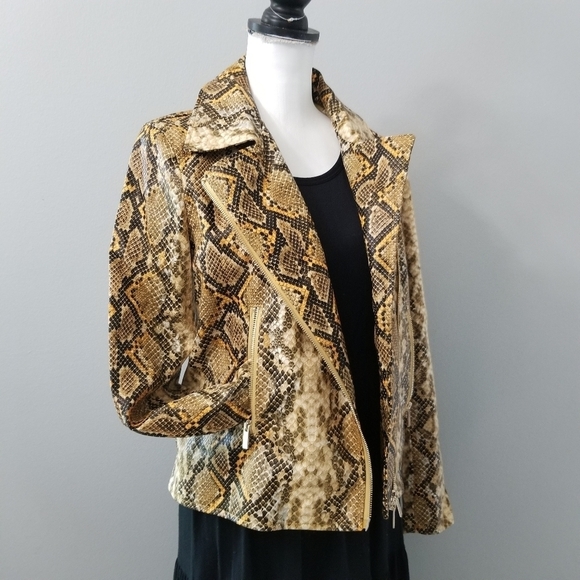T TAHARI Snake Print Faux Leather Moto Jacket S - Picture 3 of 16